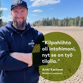 Modernin maajussin pelloilla vuorottelevat puhdaskaura ja kukkivat lajikkeet
