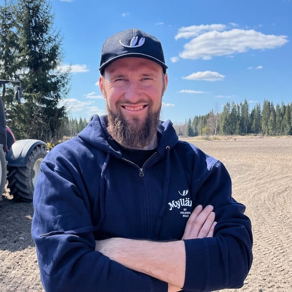 Antti Kartano on his field.